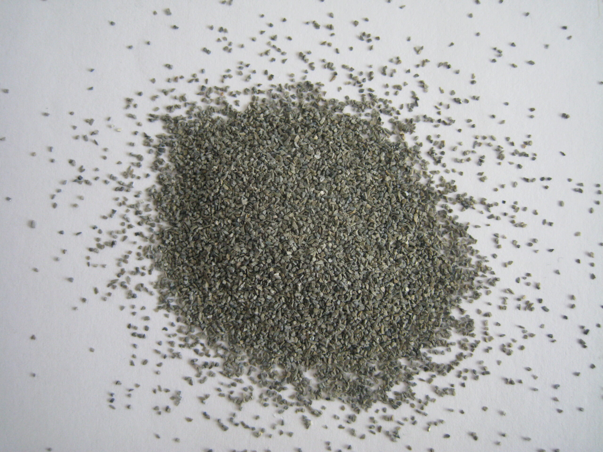 corindon de zirconium